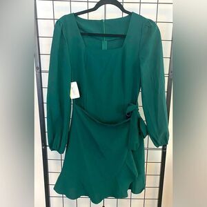Woman’s Long sleeved faux wrap skirt green mini dress NWT